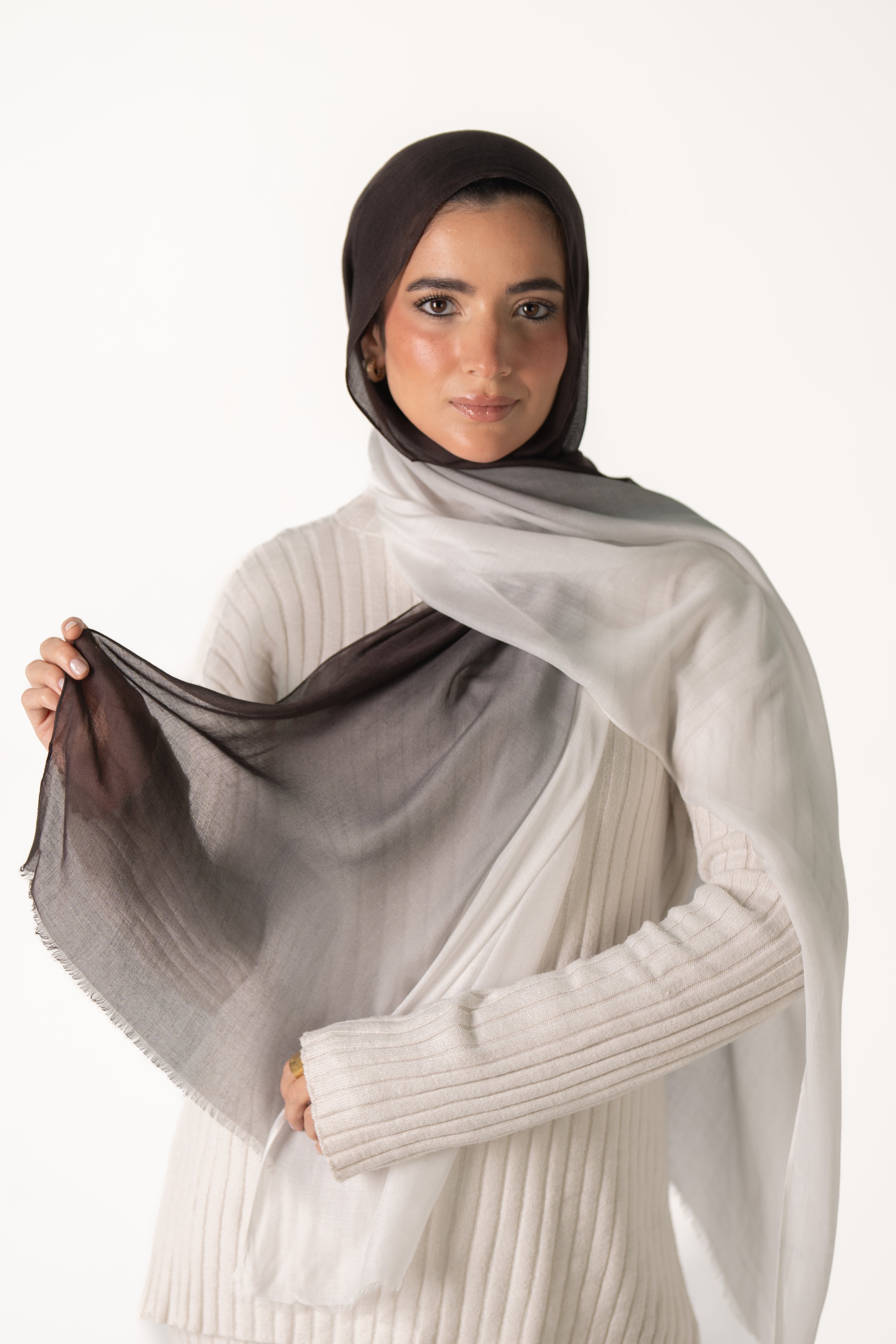 Smoky Charcoal/White