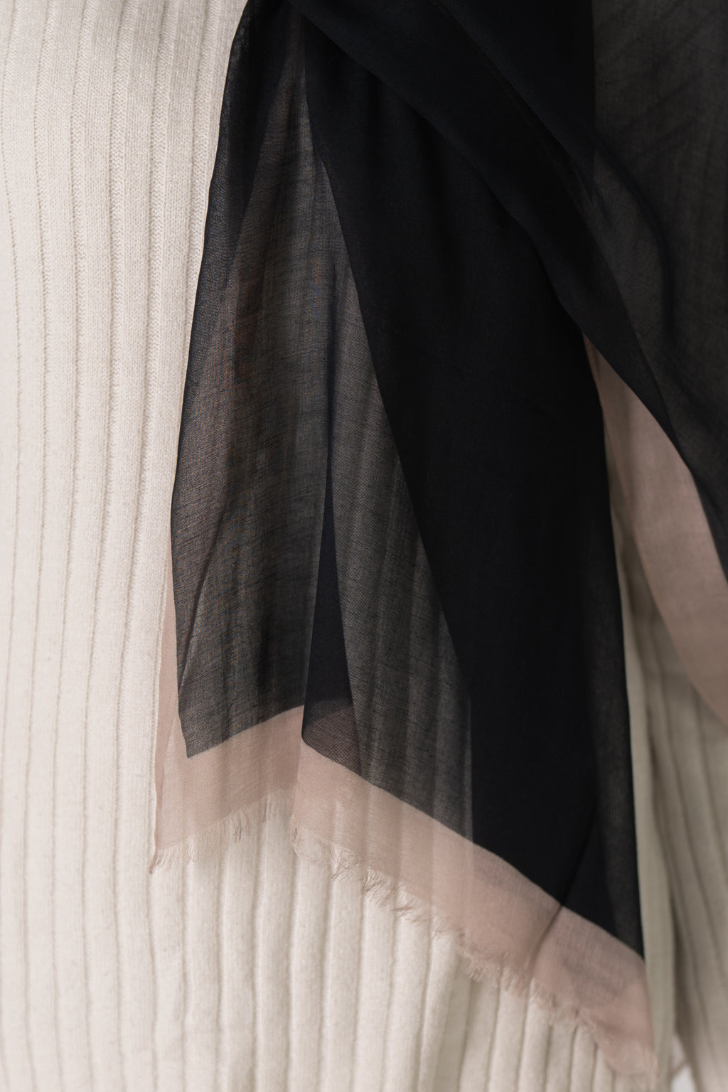 Black/Beige