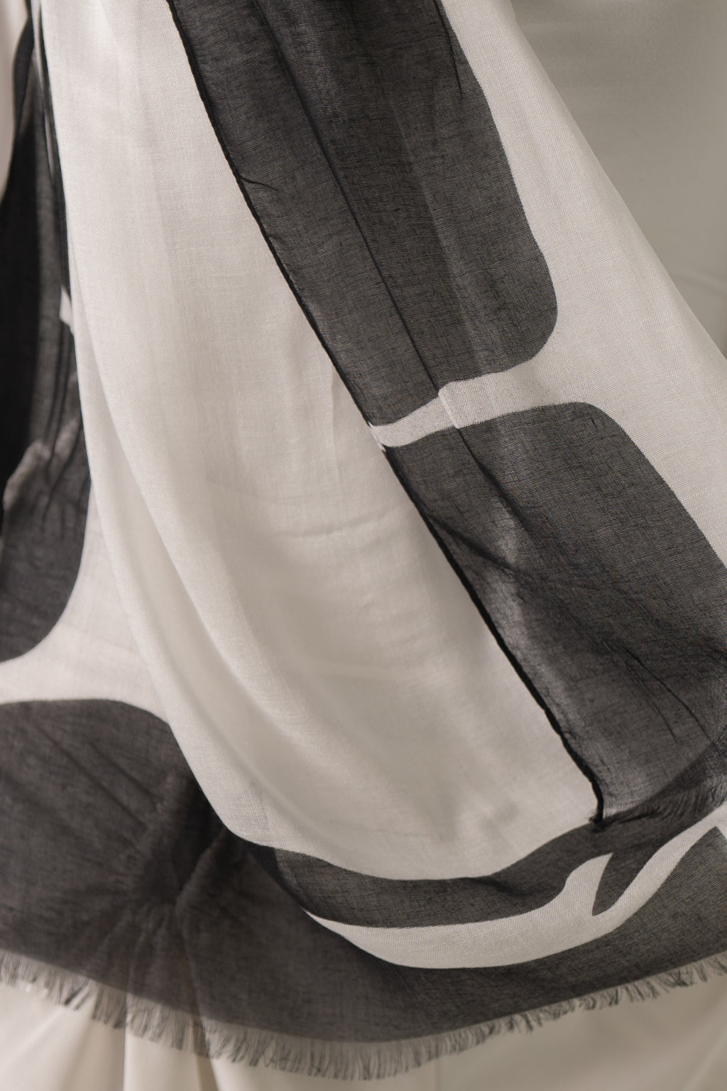 Offwhite-Black