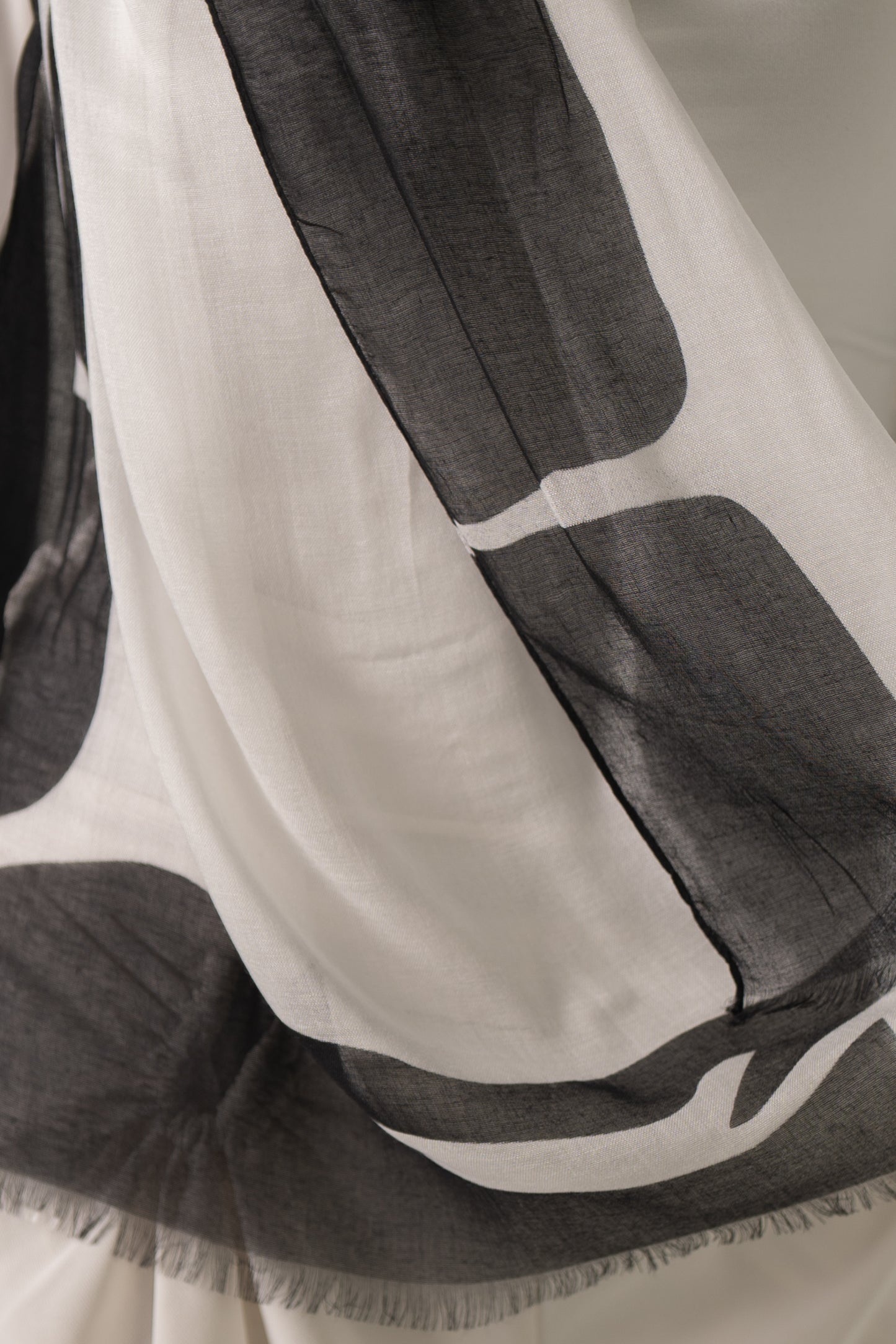 Offwhite-Black