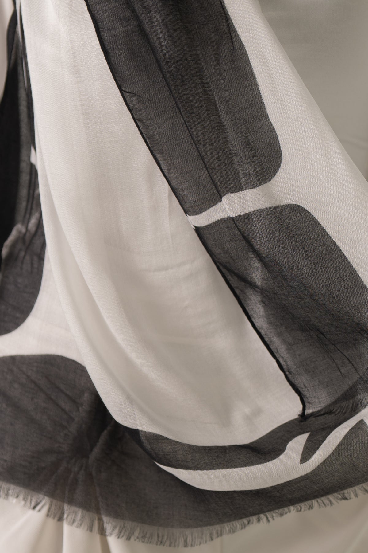 Offwhite-Black