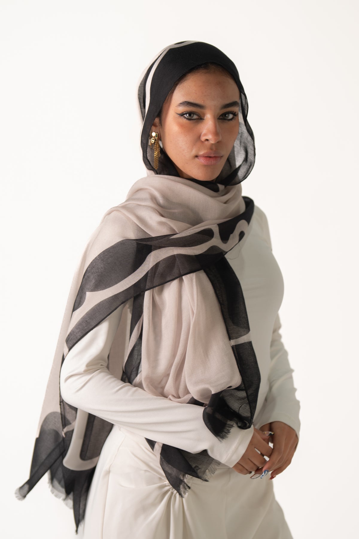 Beige-Black