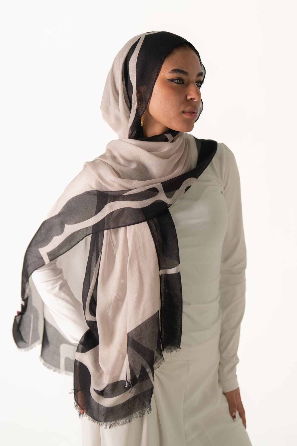 Beige-Black