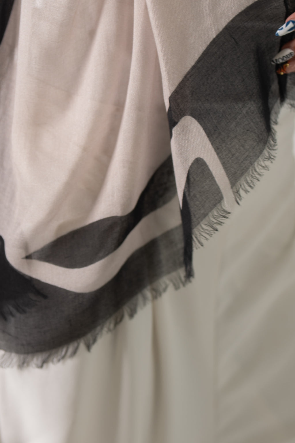 Beige-Black