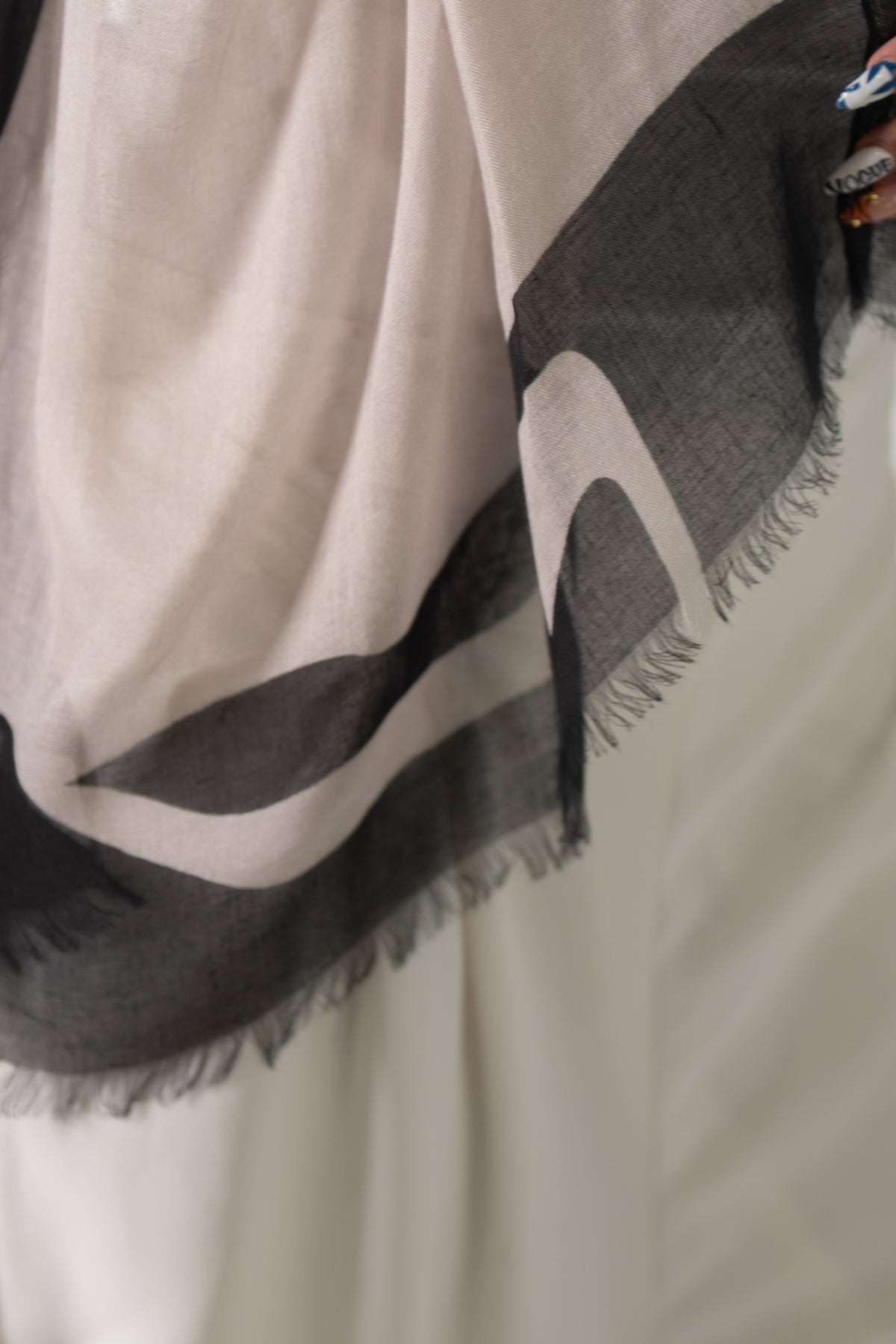 Beige-Black