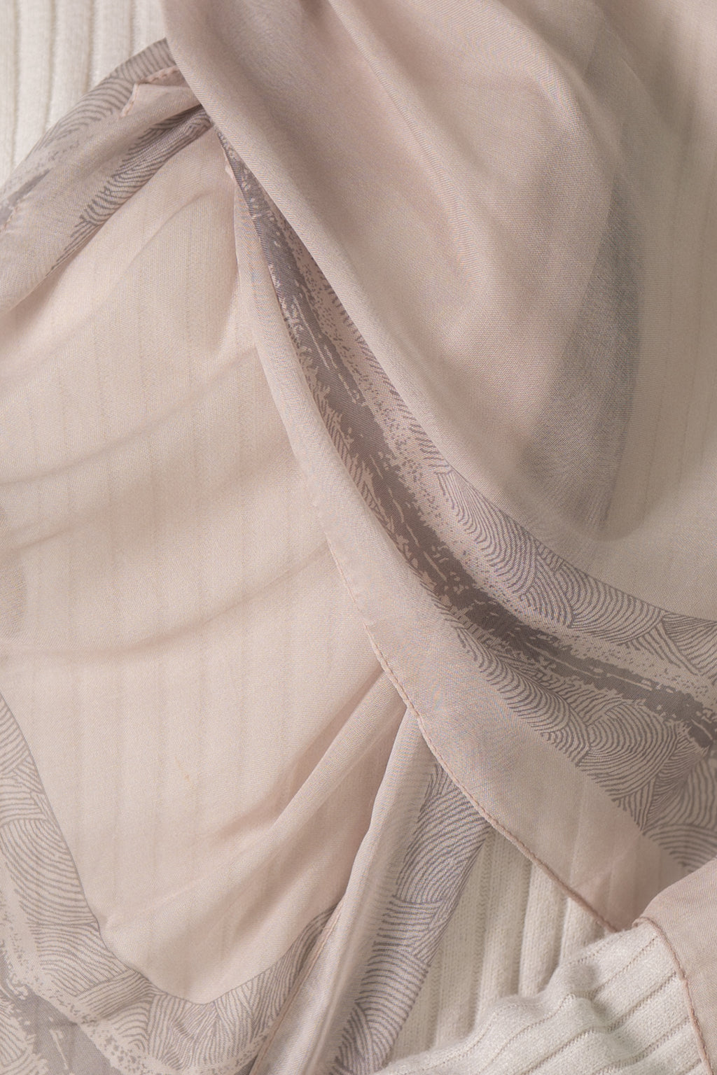Beige/Gray