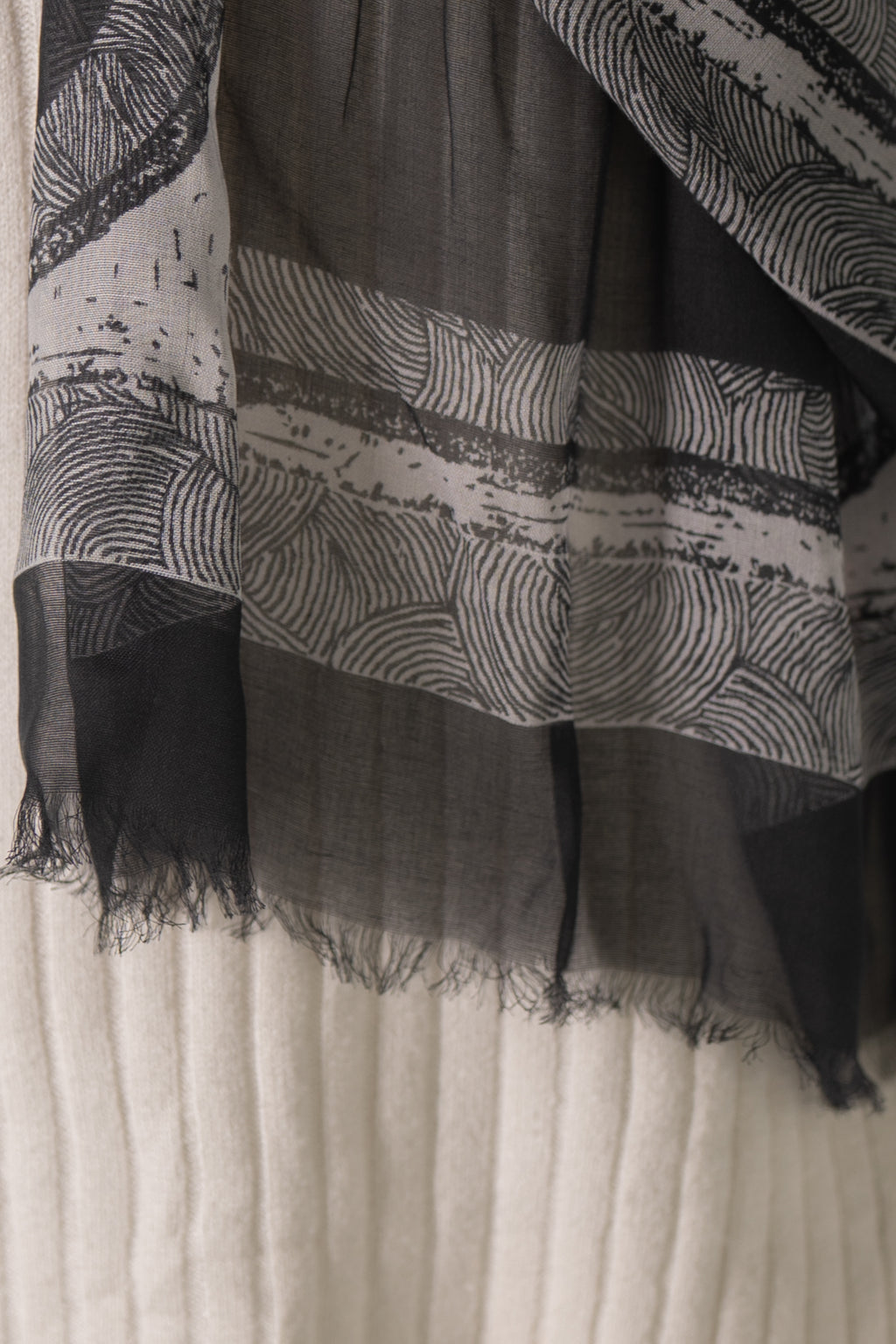 Black/Gray