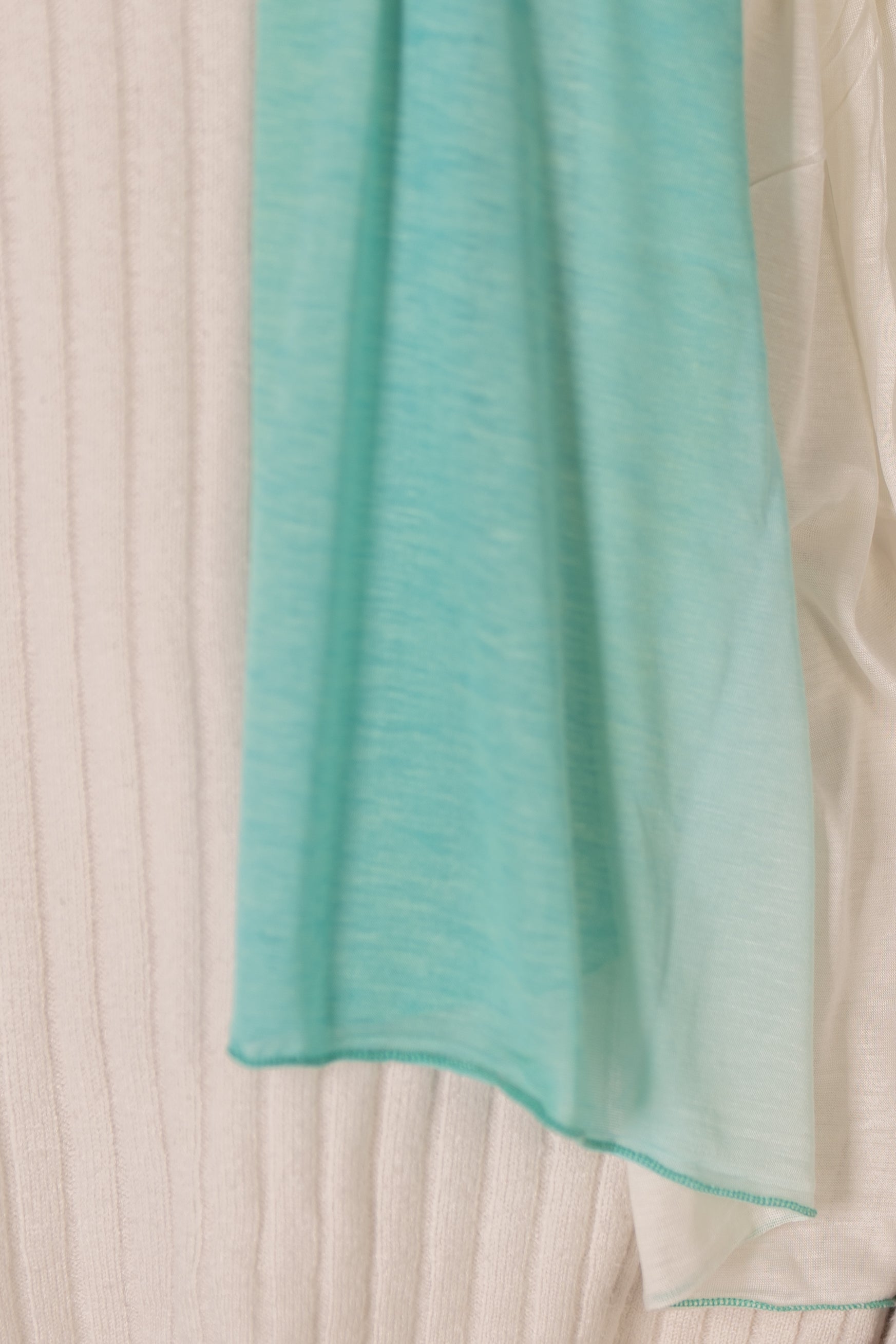Turquoise-Off White